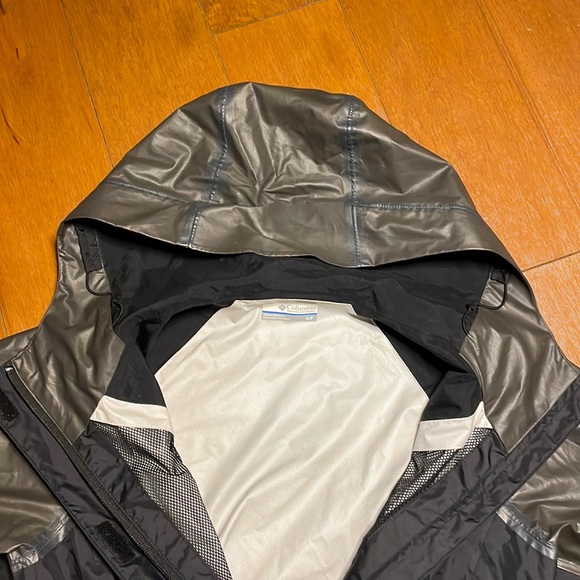 Columbia Waterproof Jacket - Picture 2 of 3